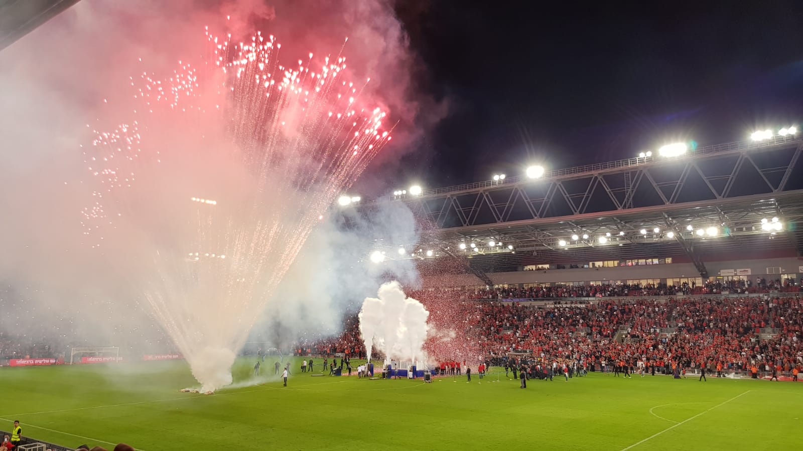 זיקוקי דינור ולא ביום העצמאות. טרנר במלוא תפארתו